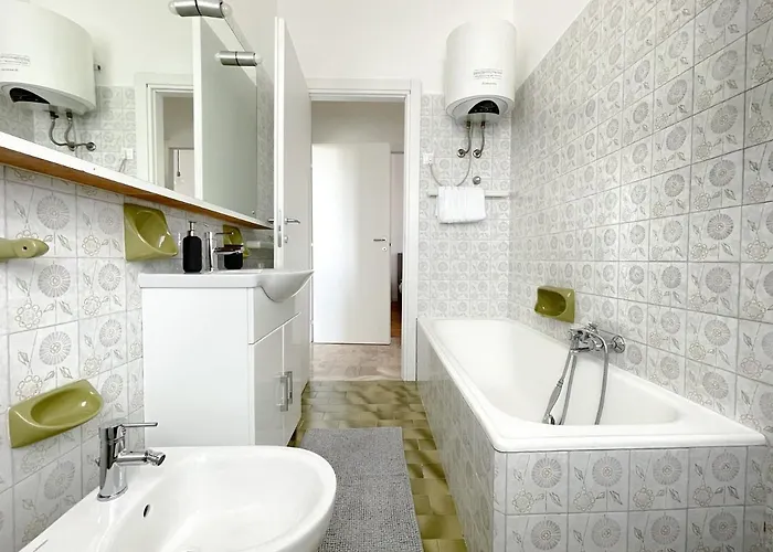 Apartment Accogliente Trilocale A