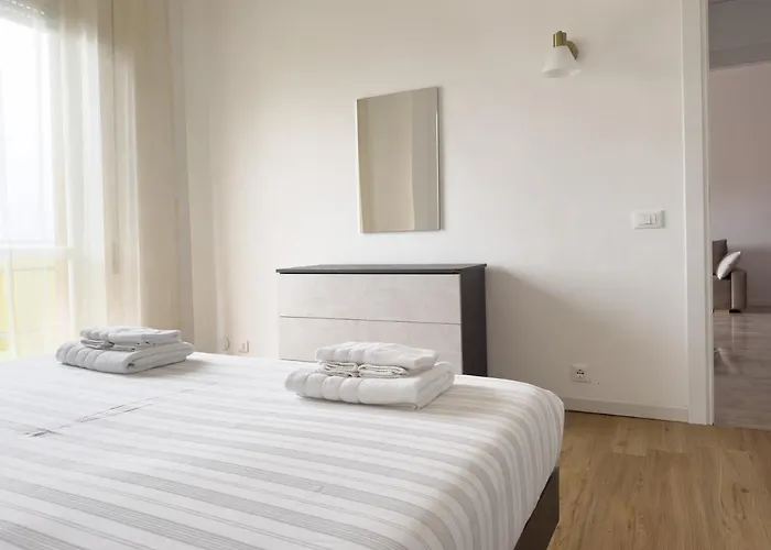 Apartment Accogliente Trilocale A *