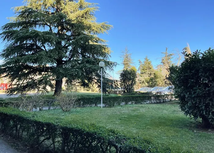 Accogliente Trilocale A Brescia